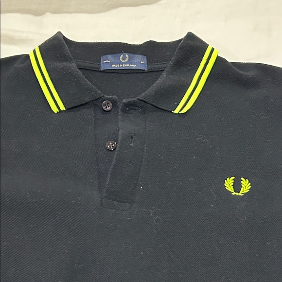 Fred Perry Black Polo Shirt with fluorescent green/yellow Accents - Picture 1 of 7